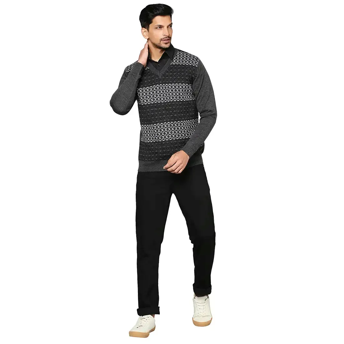 Men Grey Argyle Wool Blend Full Sleeve V Neck Collar Sweaters